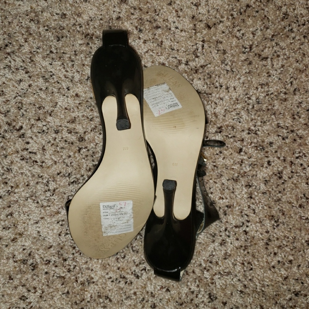GUESS heels - Picture 2 of 2